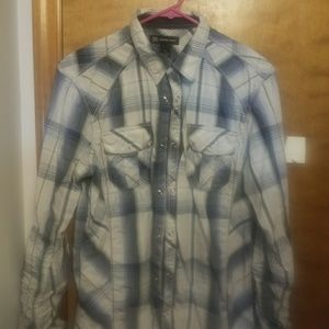 NWOT checkered shirt slim fit. Regular fit